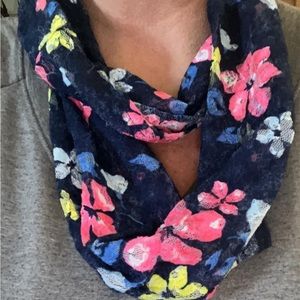 Girls infinity scarf